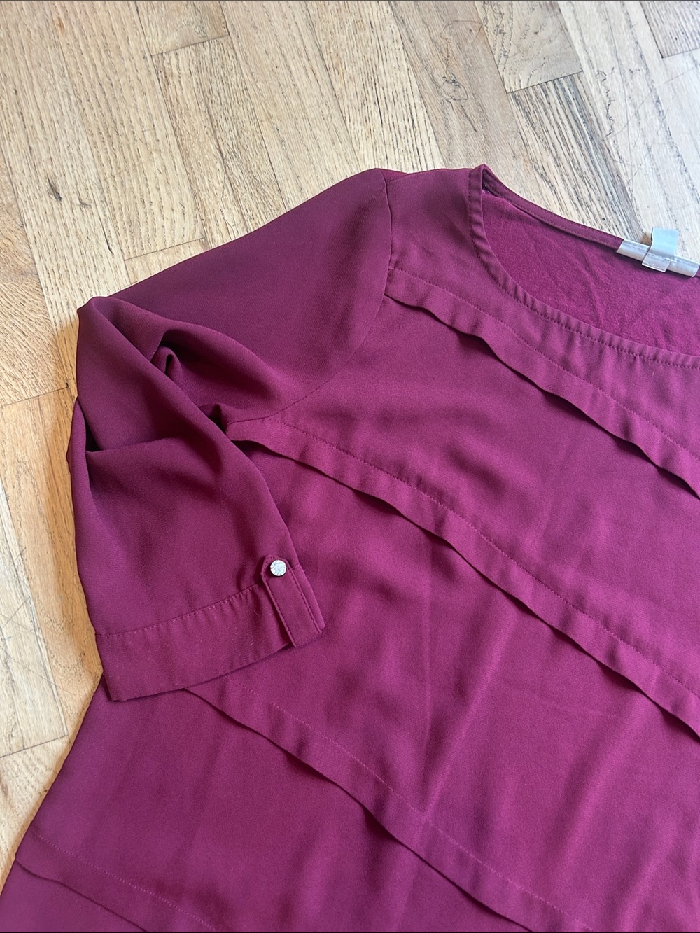 ๐ธ3 FOR $20๐ธ
Dana Buchman Burgundy Layered Ruffle Blouse - Picture 5 of 9
